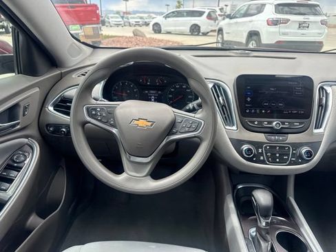 Used 2021 Chevrolet Malibu LT FWD image 14