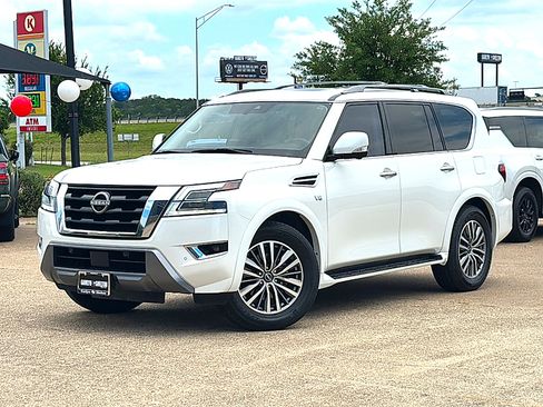 Used 2022 Nissan Armada SL RWD image 2