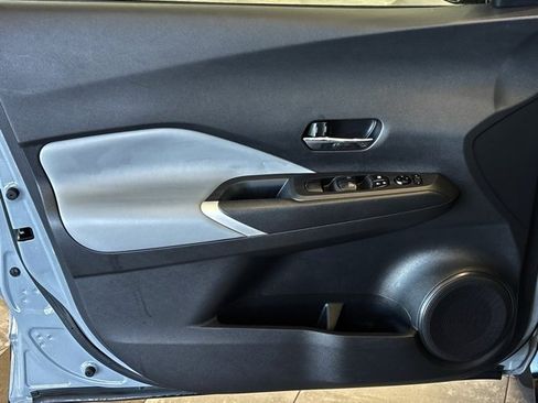 Used 2021 Nissan Kicks SR w/ SR Premium Package image 12