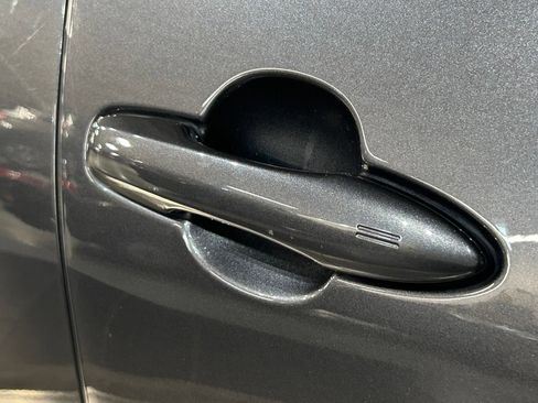 Used 2018 Toyota Prius Four FWD image 14
