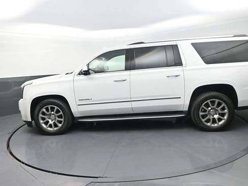 Used 2019 GMC Yukon XL Denali image 48