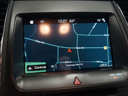 Used 2016 Ford Taurus SEL w/ Equipment Group 201A image 8