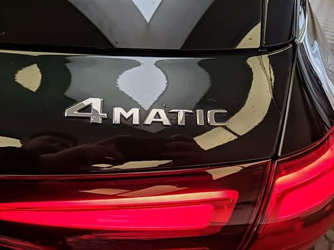 Used 2024 Mercedes-Benz GLE 450 4MATIC image 8