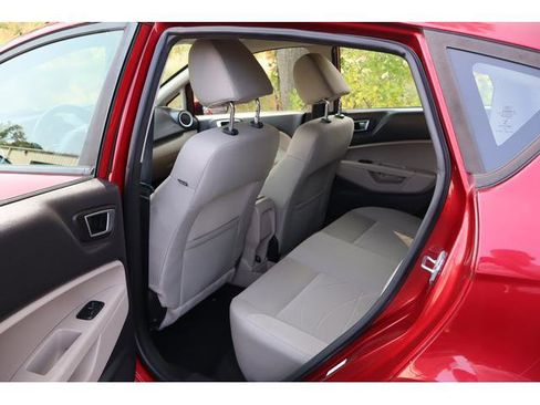 Used 2015 Ford Fiesta SE w/ Exterior Protection Package image 8