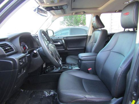 Used 2019 Toyota 4Runner TRD Off-Road Premium AWD/4WD image 9