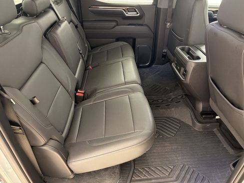 Used 2025 Chevrolet Silverado 1500 LT Trail Boss w/ LT Trail Boss Premium Package AWD/4WD image 28