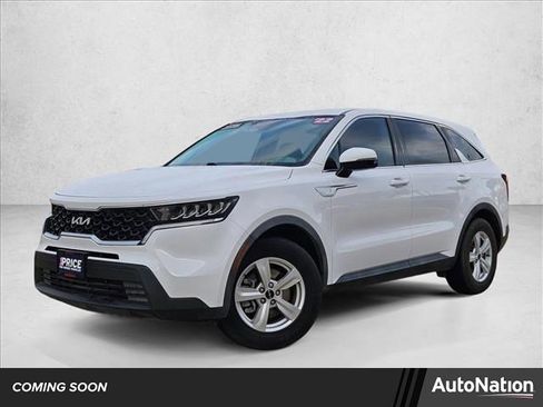 Used 2022 Kia Sorento LX image 1