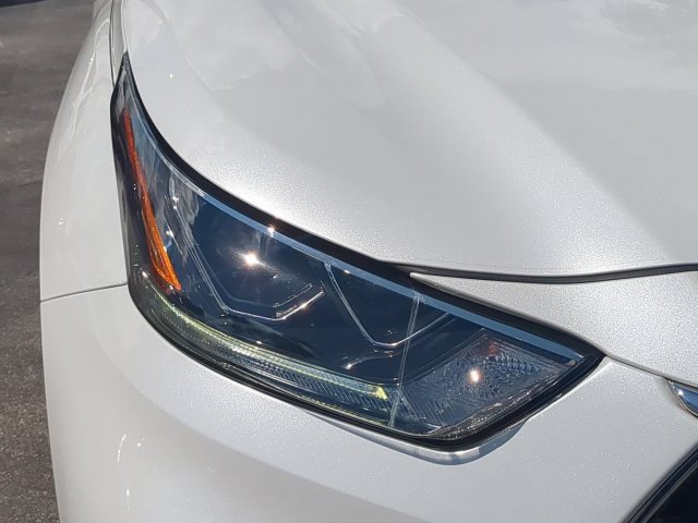 Used 2023 Toyota Highlander Limited FWD image 10