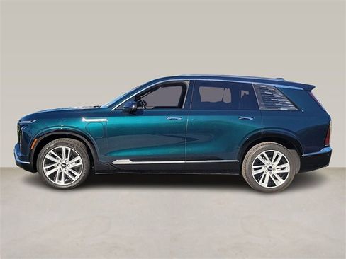 Used 2026 Cadillac Vistiq Luxury image 3