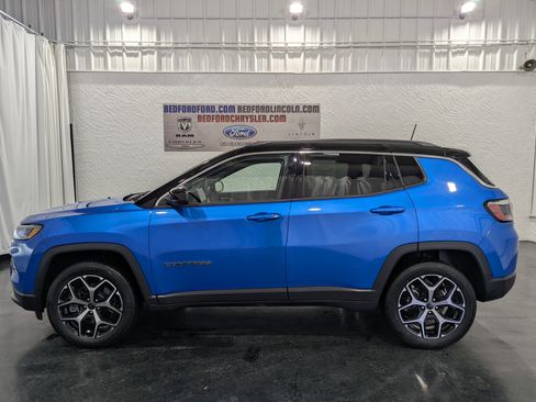 Used 2025 Jeep Compass Limited image 1
