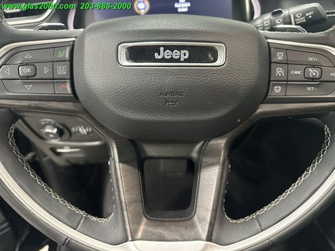 Used 2023 Jeep Grand Cherokee L Limited AWD/4WD image 34
