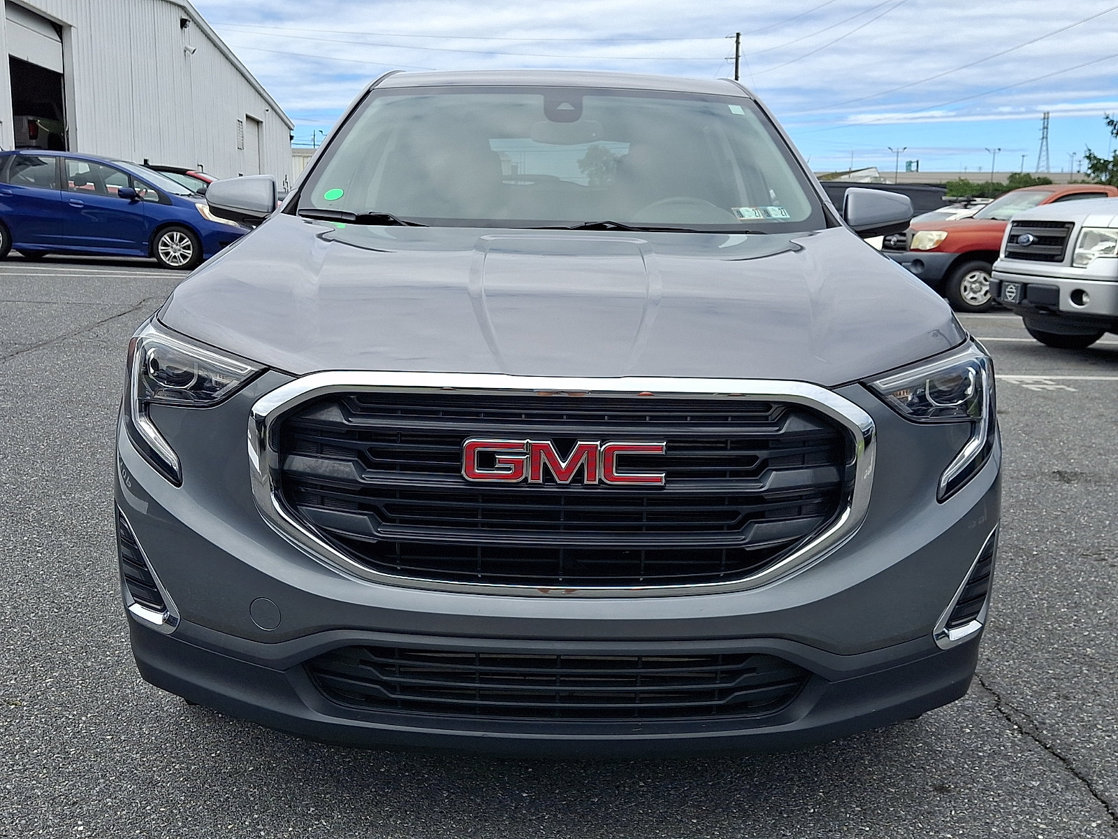 Used 2020 GMC Terrain SLE FWD image 2