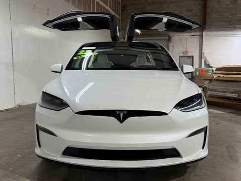 Used 2023 Tesla Model X image 18