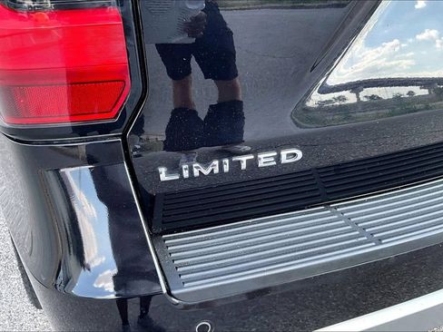 Used 2021 Ford Expedition Limited AWD/4WD image 30