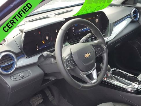 Certified 2024 Chevrolet Trax LT w/ Driver Confidence Package image 11