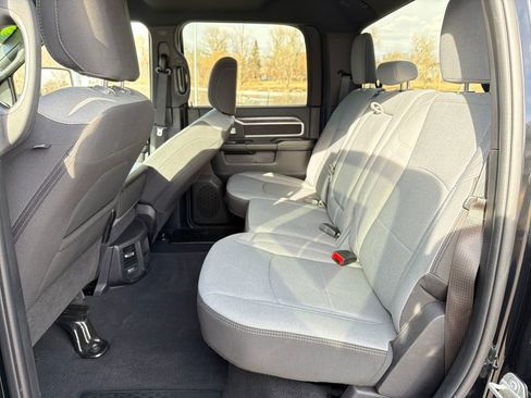 Used 2024 RAM 3500 Big Horn image 24