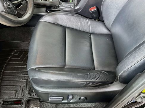 Used 2015 Toyota RAV4 Limited AWD/4WD image 18