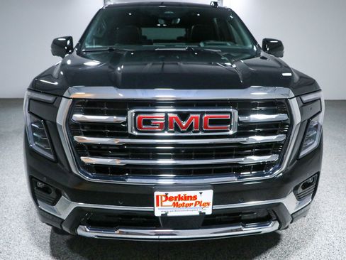 Used 2025 GMC Yukon Elevation w/ Elevation Premium Package AWD/4WD image 4