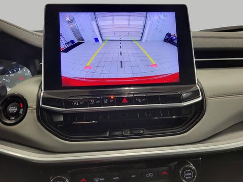 Used 2025 Jeep Compass Limited image 14