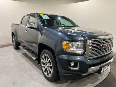 Used 2019 GMC Canyon Denali image 2