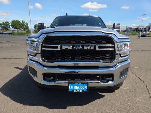 Used 2024 RAM 2500 Tradesman w/ Chrome Appearance Group AWD/4WD image 14