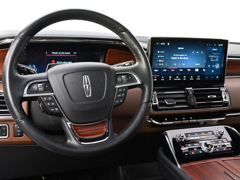 Used 2024 Lincoln Navigator Reserve AWD/4WD image 12