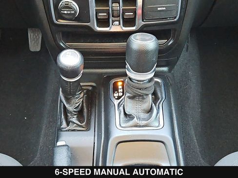 Used 2022 Jeep Wrangler Unlimited Sport AWD/4WD image 22