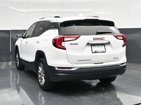 Used 2023 GMC Terrain SLT AWD/4WD image 8