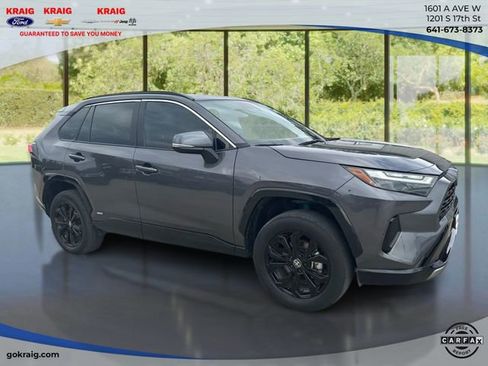 Used 2024 Toyota RAV4 SE AWD/4WD image 3