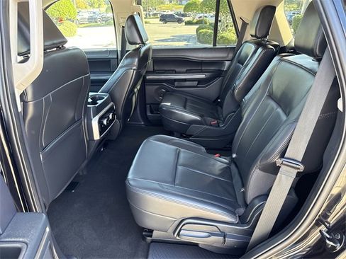 Used 2024 Ford Expedition XLT image 10