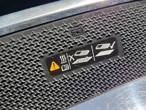 Used 2025 Chevrolet Equinox LT w/ Convenience Package II FWD image 25