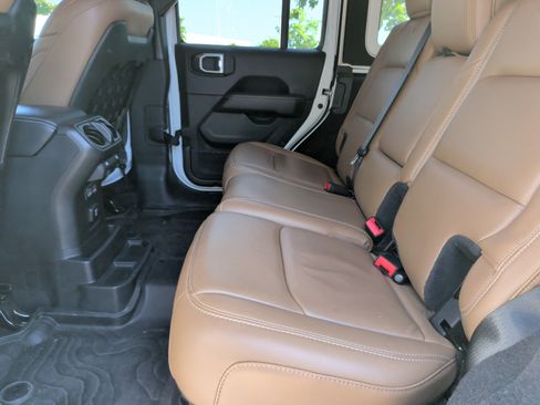 Used 2020 Jeep Wrangler Unlimited Rubicon AWD/4WD image 39