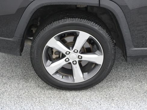 Used 2021 Jeep Grand Cherokee L Limited RWD image 6