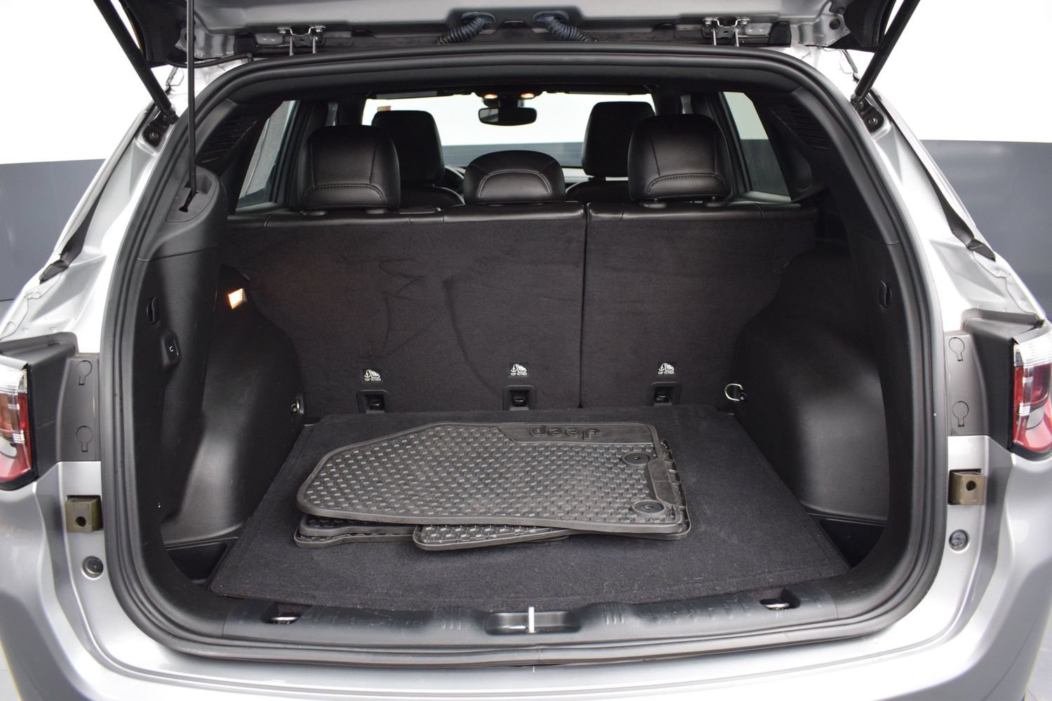 Used 2022 Jeep Compass Latitude w/ Convenience Group FWD image 12