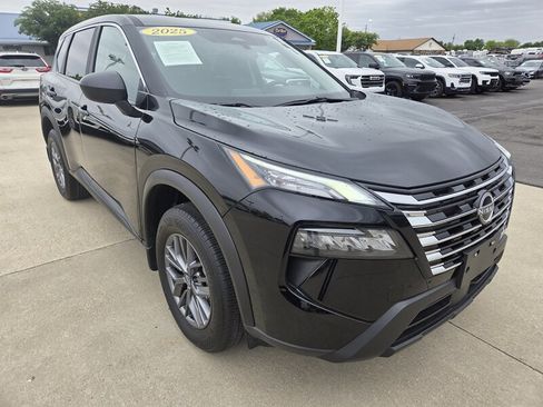 Used 2025 Nissan Rogue S AWD/4WD image 1