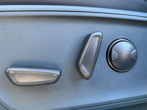 New 2025 Ford Maverick Lariat w/ Black Appearance Package image 37