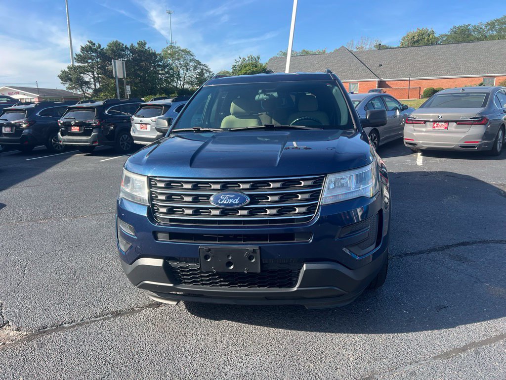 Used 2017 Ford Explorer 4WD image 3