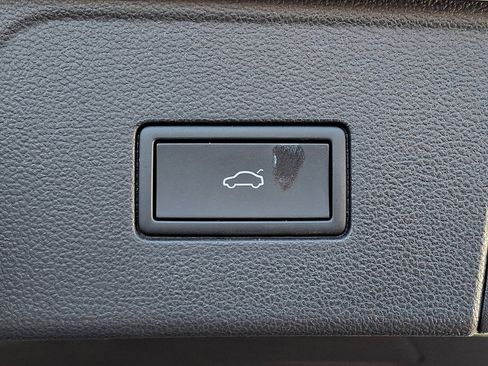 Used 2024 Volkswagen Atlas Peak Edition SEL image 28