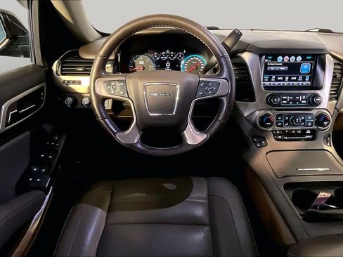 Used 2020 GMC Yukon XL Denali w/ Denali Premium Package AWD/4WD image 6