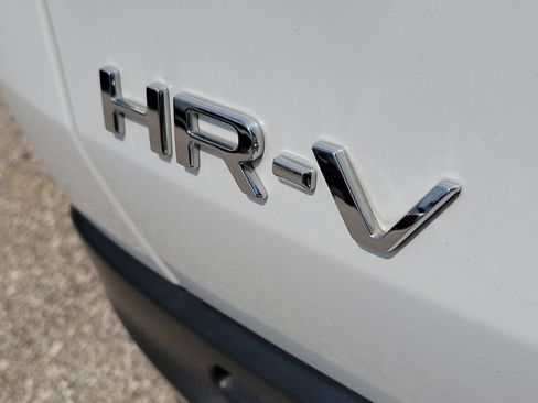 Used 2024 Honda HR-V LX image 8