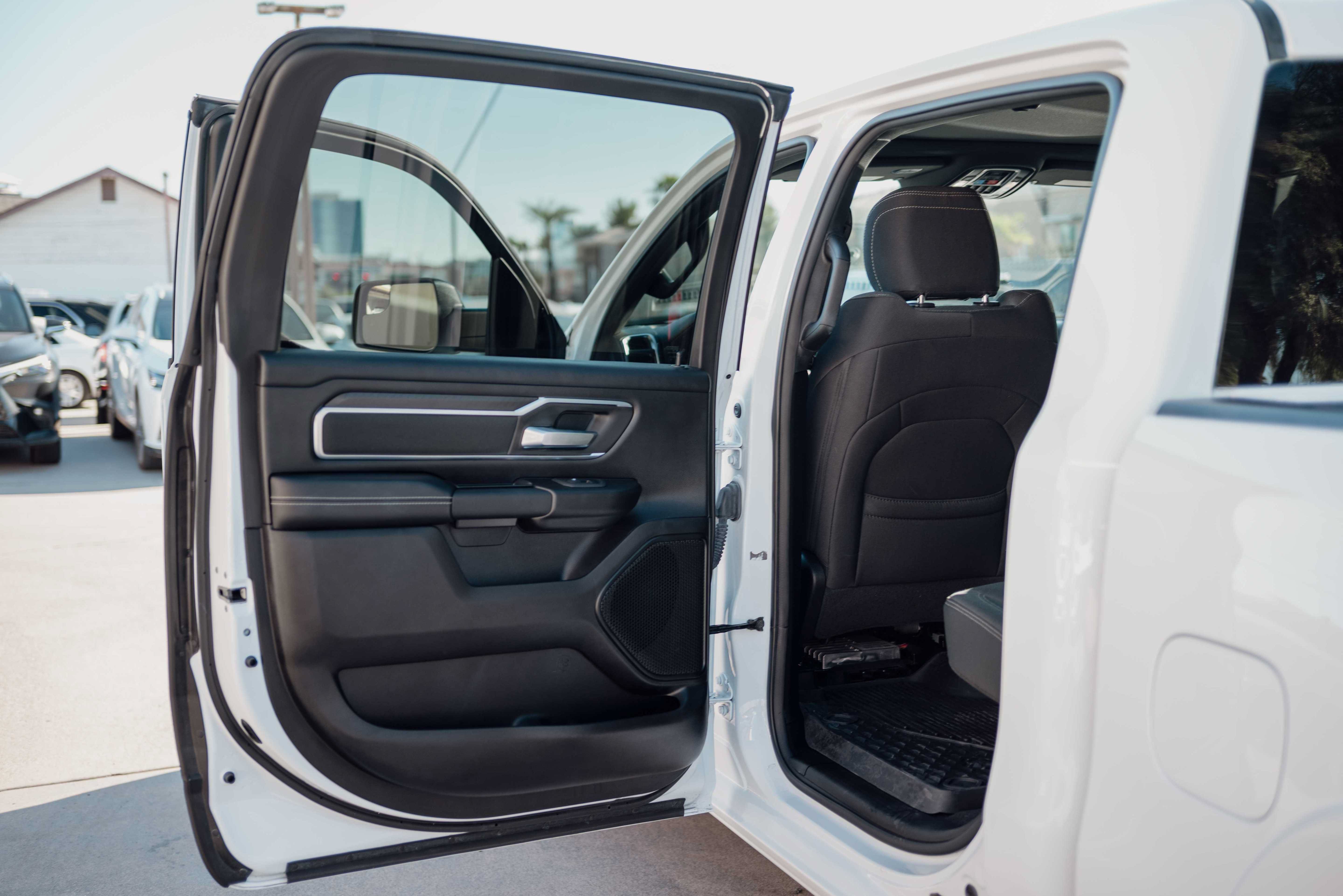 Used 2025 RAM 1500 Big Horn AWD/4WD image 10