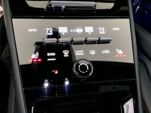 Used 2025 Porsche Cayenne GTS image 37