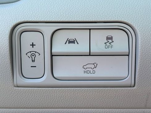 Certified 2023 Kia Sorento SX image 25