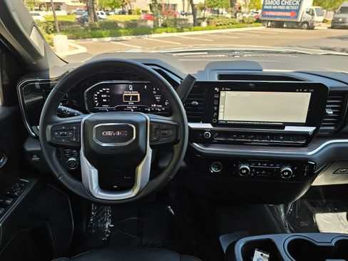 Used 2024 GMC Sierra 1500 SLT image 22