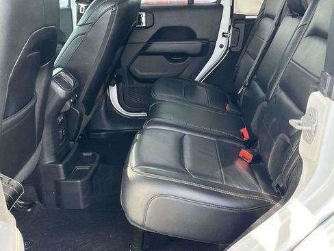 Used 2020 Jeep Wrangler Unlimited Sahara image 15