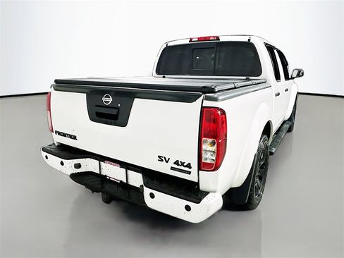 Used 2018 Nissan Frontier SV image 7
