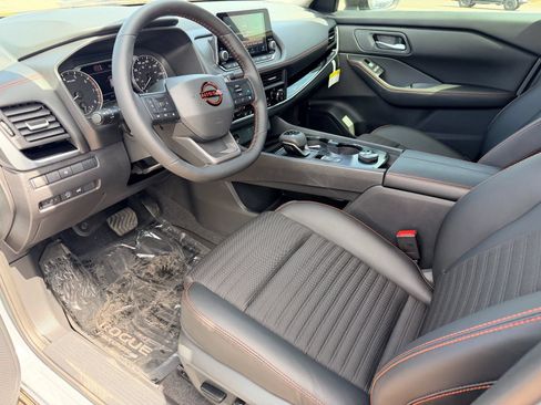 New 2026 Nissan Rogue SV AWD/4WD image 13