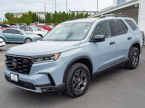 Certified 2024 Honda Pilot TrailSport image 6