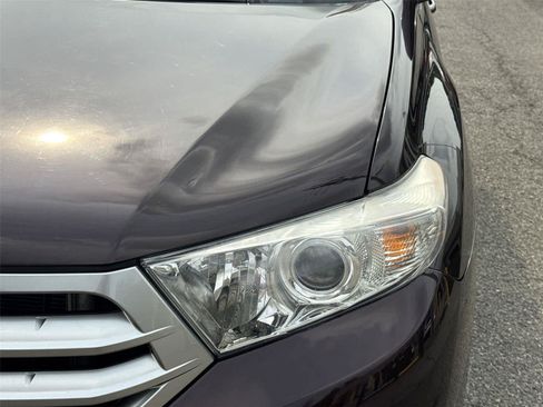 Used 2012 Toyota Highlander 4WD w/ Tow Pkg image 9