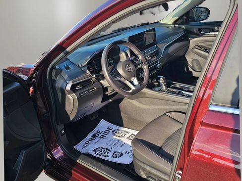 Used 2023 Nissan Altima 2.5 SV w/ SV Premium Package FWD image 6